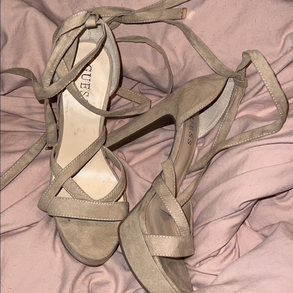 7.5 Guess Heels. Straps. Nude color.